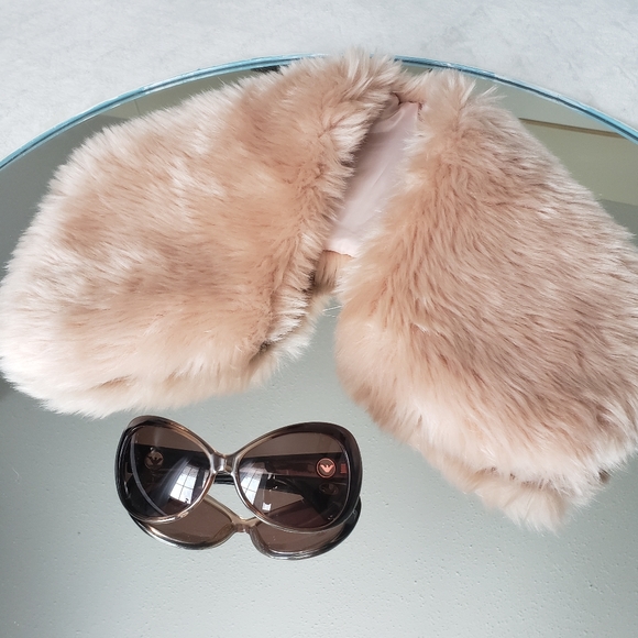 BNWT Faux Fur collar - Picture 4 of 6